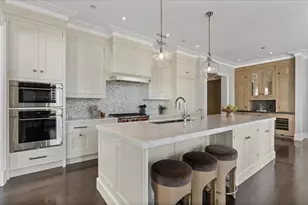 9 W Walton St, Chicago, IL 60610 - Photo 11