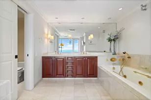 132 E Delaware Pl, Chicago, IL 60611 - Photo 25