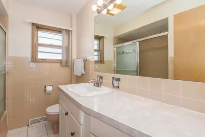 8516 N Ozanam Avenue, Niles, IL 60714 - Photo 9