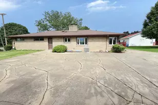 1601 Barthelone St, Crest Hill, IL 60403 - Photo 5