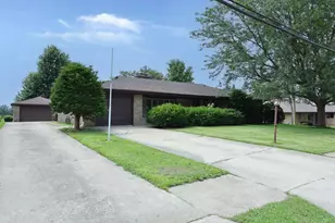 1601 Barthelone St, Crest Hill, IL 60403 - Photo 3