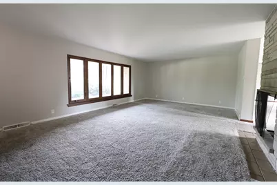 1601 Barthelone Street, Crest Hill, IL 60403 - Photo 9