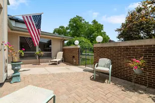 14 Hamilton Ln, Oak Brook, IL 60523 - Photo 37
