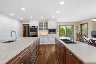 14 Hamilton Ln, Oak Brook, IL 60523 - Photo 11