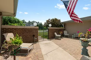 14 Hamilton Ln, Oak Brook, IL 60523 - Photo 23