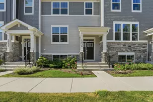 1039 Atterberg Rd, South Elgin, IL 60177 - Photo 5