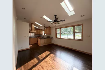 465 Arizona Boulevard, Hoffman Estates, IL 60169 - Photo 3