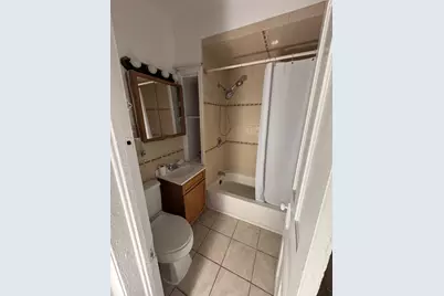 2454 W Diversey Avenue #2, Chicago, IL 60647 - Photo 7