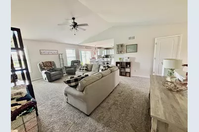 205 Sundance Trail, Capron, IL 61012 - Photo 5