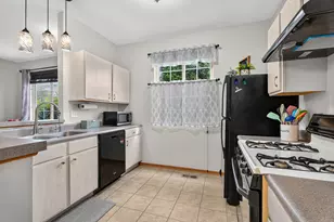 83 Strawflower Ct, Romeoville, IL 60446 - Photo 5