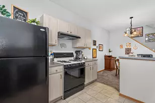 83 Strawflower Ct, Romeoville, IL 60446 - Photo 3