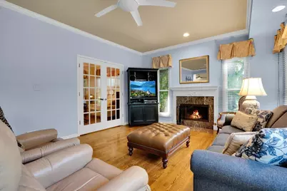919 Roslyn Road, Glen Ellyn, IL 60137 - Photo 9
