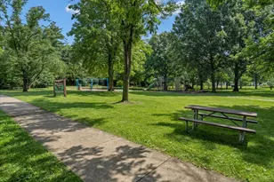 919 Roslyn Rd, Glen Ellyn, IL 60137 - Photo 39