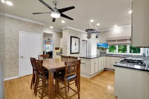 919 Roslyn Rd, Glen Ellyn, IL 60137 - Photo 11