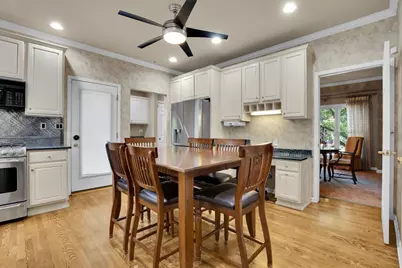 919 Roslyn Road, Glen Ellyn, IL 60137 - Photo 15