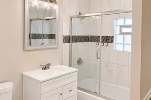 8443 S Green St, Chicago, IL 60620 - Photo 5