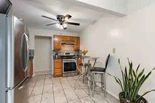 2838 Meadow Ln, Schaumburg, IL 60193 - Photo 7
