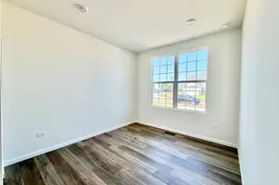 3200 Peyton Cir, Aurora, IL 60503 - Photo 11