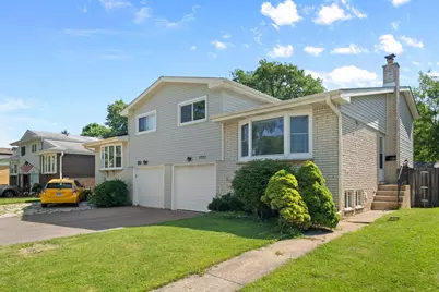 1721 N Wilshire Drive, Arlington Heights, IL 60004 - Photo 1