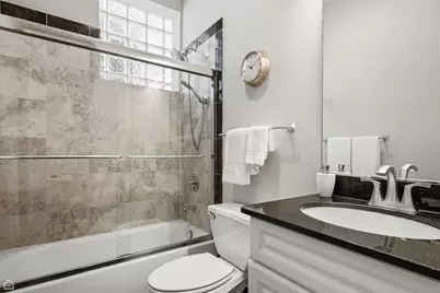 1417 N Bosworth Avenue #1, Chicago, IL 60642 - Photo 27