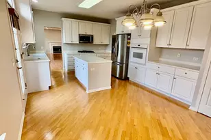 30 Beaconsfield Ct, Lincolnshire, IL 60069 - Photo 9