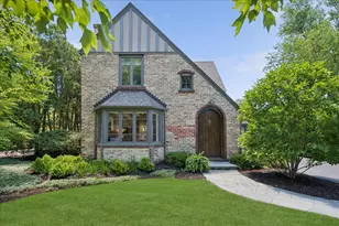 154 Glenwood Ave, Winnetka, IL 60093 - Photo 1