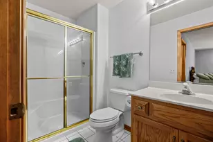 27W225 Ash Ct, Winfield, IL 60190 - Photo 13