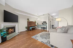 7818 Darien Lake Dr, Darien, IL 60561 - Photo 13