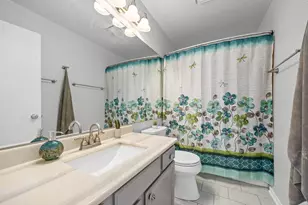 7818 Darien Lake Dr, Darien, IL 60561 - Photo 17