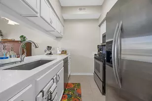 7818 Darien Lake Dr, Darien, IL 60561 - Photo 7