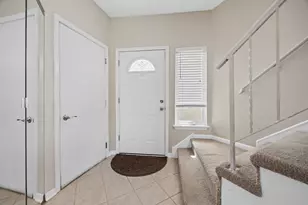 7818 Darien Lake Dr, Darien, IL 60561 - Photo 5
