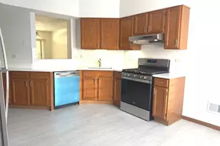 9424 S 77th Ct, Hickory Hills, IL 60457 - Photo 13
