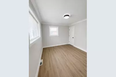 17037 Greenbay Avenue, Lansing, IL 60438 - Photo 5