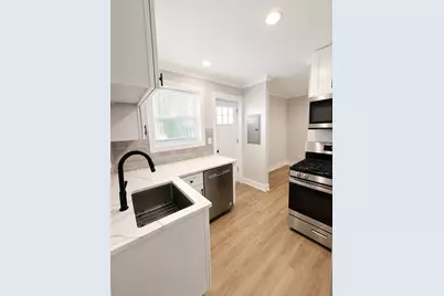 17037 Greenbay Avenue, Lansing, IL 60438 - Photo 9