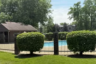 2678 Woodview Ct, Waukegan, IL 60087 - Photo 11