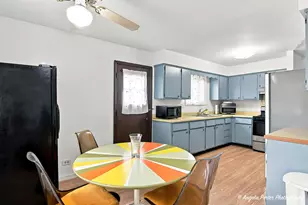 122 Hickory St, Mundelein, IL 60060 - Photo 7
