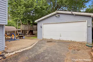 122 Hickory St, Mundelein, IL 60060 - Photo 23