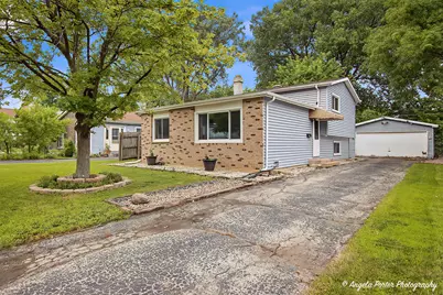 122 Hickory Street, Mundelein, IL 60060 - Photo 1