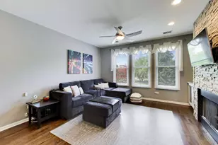 1005 N Kingsbury St, Chicago, IL 60610 - Photo 3