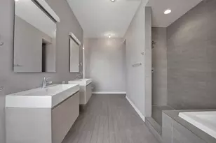2639 N Hamlin Ave, Chicago, IL 60647 - Photo 15