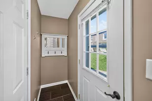 1370 Woodcutter Ln, Wheaton, IL 60189 - Photo 5