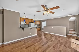 1370 Woodcutter Ln, Wheaton, IL 60189 - Photo 7