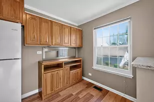 1370 Woodcutter Ln, Wheaton, IL 60189 - Photo 13