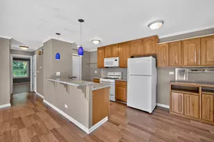 1370 Woodcutter Ln, Wheaton, IL 60189 - Photo 11