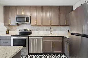 3900 N Lake Shore Dr, Chicago, IL 60613 - Photo 3