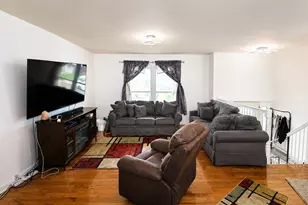 307 Hickory Ave, Romeoville, IL 60446 - Photo 3