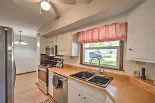 1130 S Wildwood Dr, Mt. Zion, IL 62549 - Photo 7