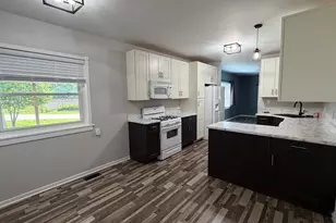 214 E Seminole St, Dwight, IL 60420 - Photo 5