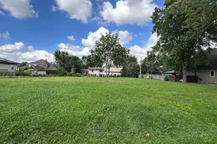7240 Giddings Ave, Burr Ridge, IL 60527 - Photo 1