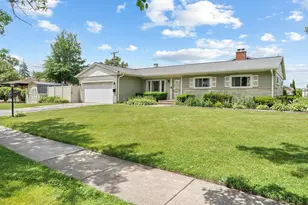 818 Leahy Circle, Des Plaines, IL 60016 - Photo 1
